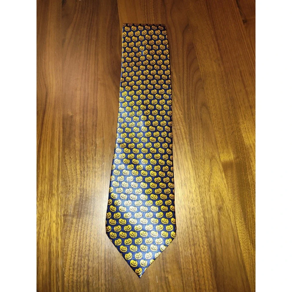 Seasonal Classics Mens Silk Tie Navy Blue Halloween Jack-O-Lantern Pumpkin Print
